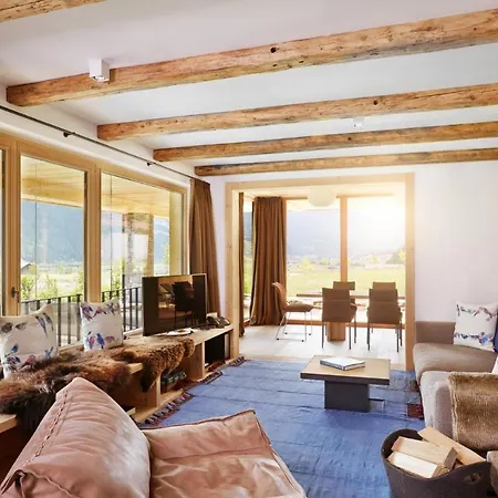 Деревянный коттедж Zillerlodge